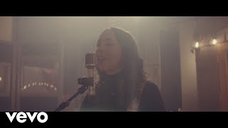 Sarah Jarosz - Jealous Moon (Official Video) chords