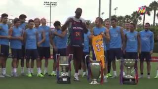 Kobe bryant meets iniesta and barcelona...