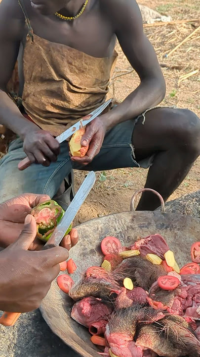 Its delicious😋hadzabe got their favourite food for lunch #tradition #bushcraft