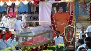 Video thumbnail of "Tumhe Namaskar Sai Baba.avi"