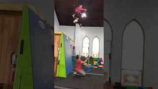 Download Lagu #helpmemakethismakesense #climbing #giveusourstolenmoneyback #anotherbrickinthewall #bouldering MP3