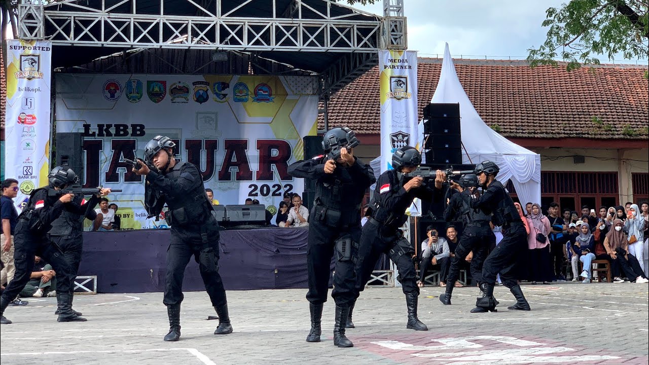 COME BACK DENSUS 88 || Paskibra SMAN 1 GEDEG at lKBB Jaguar 2022