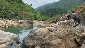 Câu cá pami bên suối