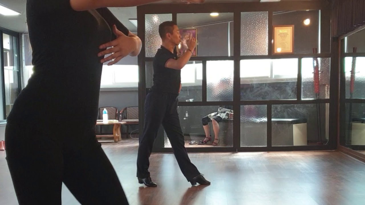 룸바 몸쓰임의 원리와 무브먼트(전진웍,후진웍)