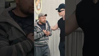 Накормил бедолагу шаурмой 😱