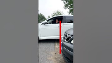 How to judge the safe distance outside the car while sitting in the car?#car #driving #carsoft #tips