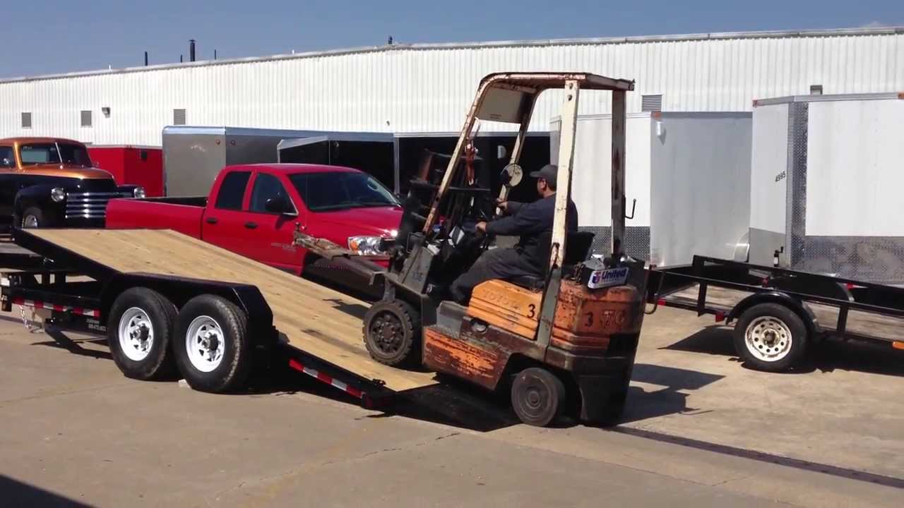 Loading And Unloading A Fork Truck On A Tiltbed Equipment Trailer Youtube