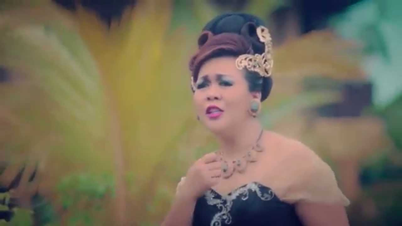 AYU KURNIA - PEGAT DI JALAN