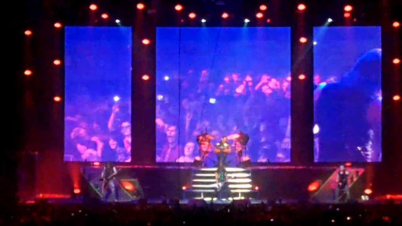 Bullet For My Valentine - Bittersweet Memories (Live ...