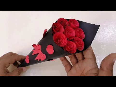 Video: Un ramo de rosas de colores es un regalo brillante y memorable