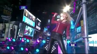 Taylor Swift - I Knew You Were Trouble - Live In Times Square 2013