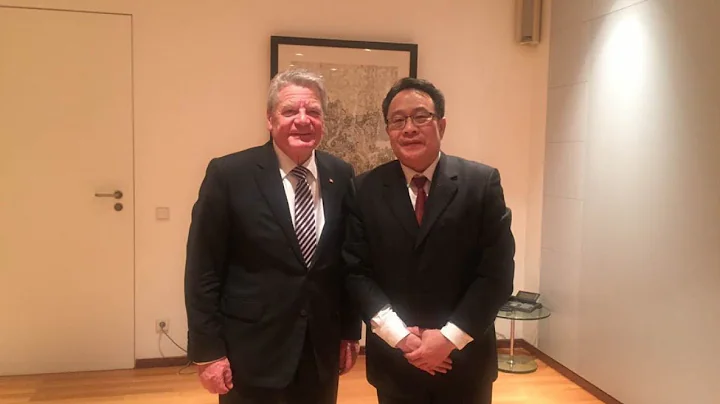 VOA连线: 到访北京的德国总统高克会见高瑜案律师 - 天天要闻