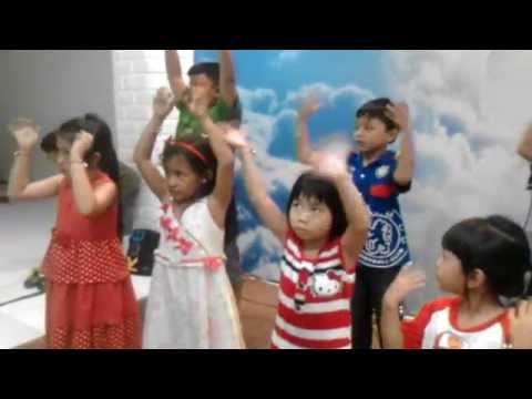 Lagu Natal: Ding Dong Ding.
