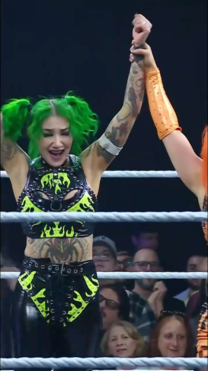 Shotzi, Tatum, and Gigi pick up the win against Fatal Influence ? #NewYearsEvil #WWENXT
