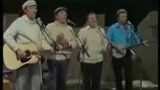 Video thumbnail of "Will Ye Go Lassie Go - The Clancy Brothers and Tommy Makem"