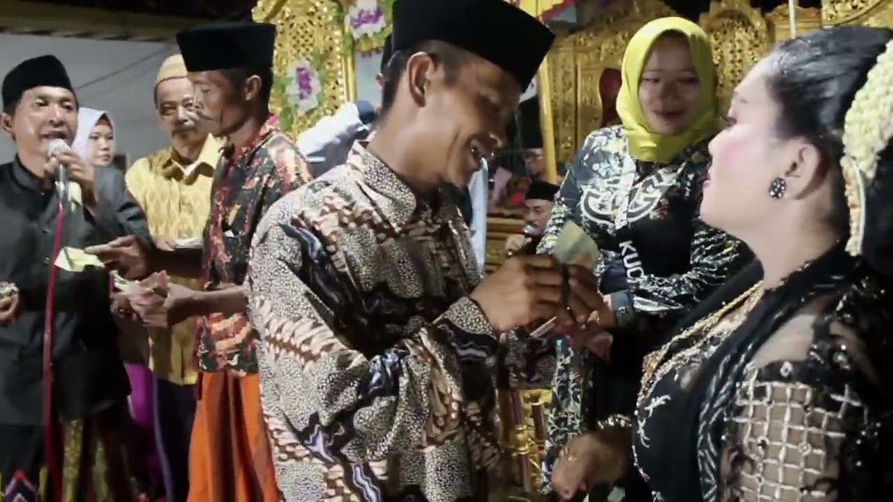 TAYUB KERAWITAN CINTA KEMALA SELENDANG KE 3 P. RINI