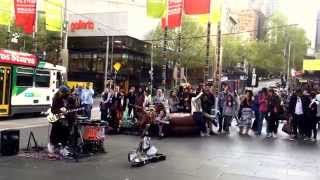 Tash Sultana - Part 2 @ Melbourne CBD H&M Gpo Building chords