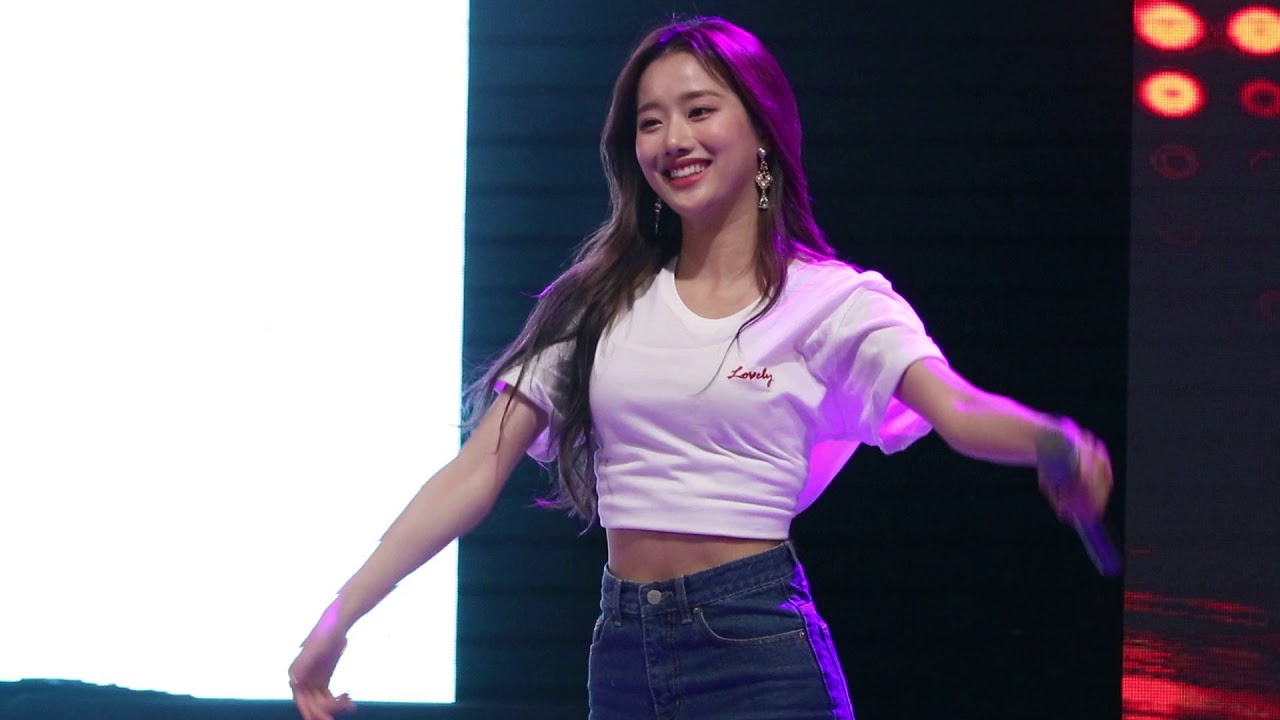 180525 에이프릴 - Mister (이나은 직캠) @덕성여대 축제