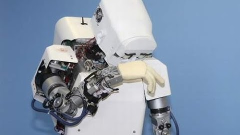 Robots Falling Down at DARPA Robotics Challenge