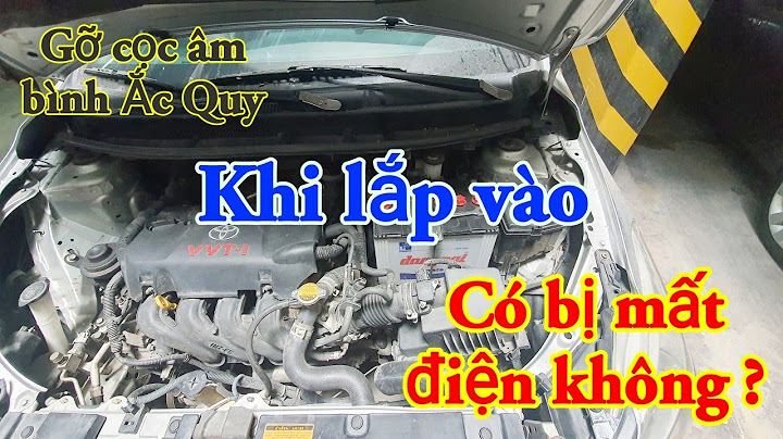 Tại sao xe để lâu hết bình