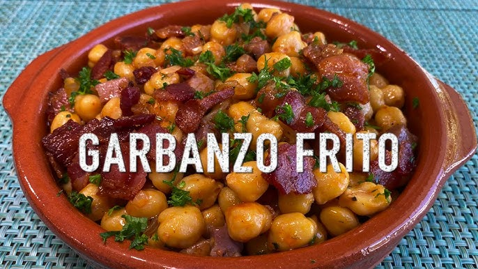 CARNE DE PUERCO CON GARBANZOS EN CHILE GUAJILLO 