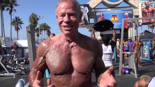 82 Year Old Bodybuilder Jim Arrington at Muscle Beach Labor Day 2014