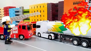 The tanker is on fire! Let the fire truck arrive and extinguish the fire. car toys play