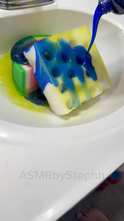SPONGE ASMR | RARE SPONGE | dish soap squeeze #asmr #oddlysatisfying #cleaningmotivation #spongeasmr