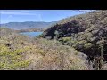 mira que tremenda aventura para llegar a un lago escondido con muchos peces gigantes