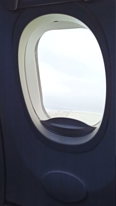 Pemandangan Turbulensi Dari Jendela Darurat Garuda Indonesia