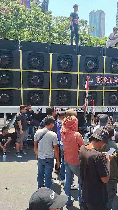 Sound horeg di Sudirman Jakarta dalam rangka perayaan pelantikan presiden terpilih Prabowo Gibran