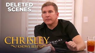 Julie Ignores Todd During Lunch [DELETED SCENE] | Chrisley Knows Best | USA Network