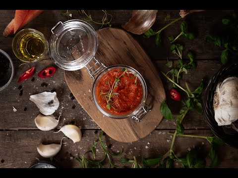 Video: Hvordan Lage Tomatsaus Til Vinteren