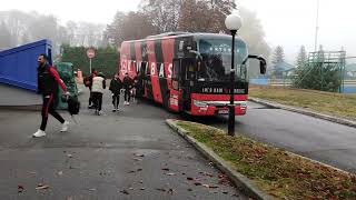 Автобус ЖФК "Кривбас" прибув на стадіон