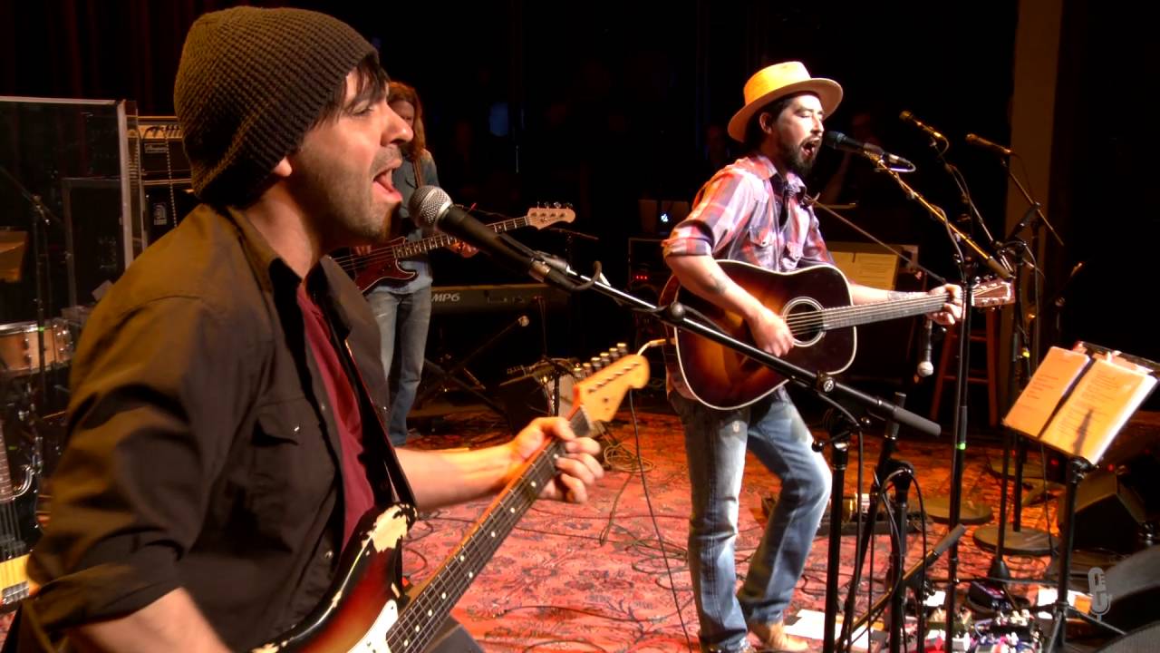 在 YouTube 上觀看「Jackie Greene - Light Up Your Window (eTown webisode #971)」 在 YouTube 上觀看「Jackie Greene - Light Up Your Window (eTown webisode #971)」