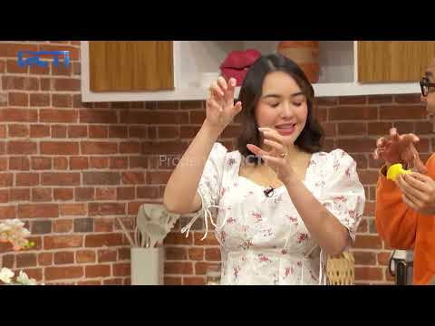 mengupas Apel & Nanas menggunakan alat kupas | MANDA CURHAT- EPS 2- PART 3