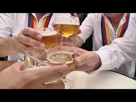 تصویری: چگونه جشنواره آبجو سالانه آبجو فارسون در مالت برگزار می شود