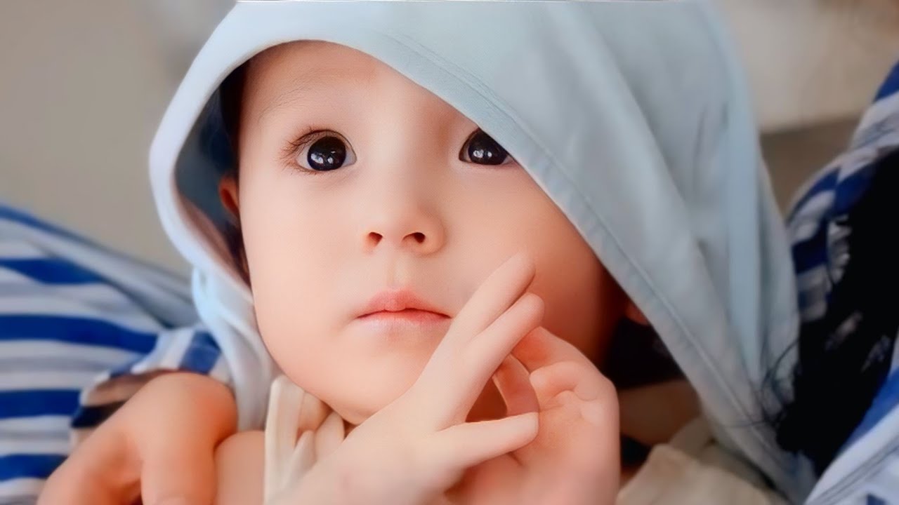 ام بتقدر تسمع أفكار ابنها اللي لسه في بطنها وبتفضح خطة خالتها لسرقته.