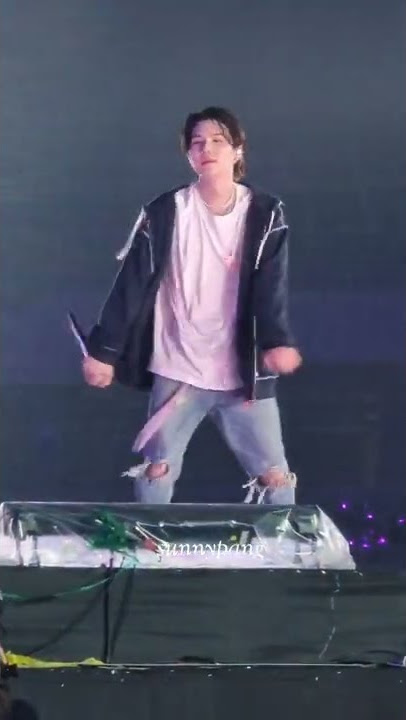 BTS PTD Seoul 고민보다GO SUGA fancam 220312