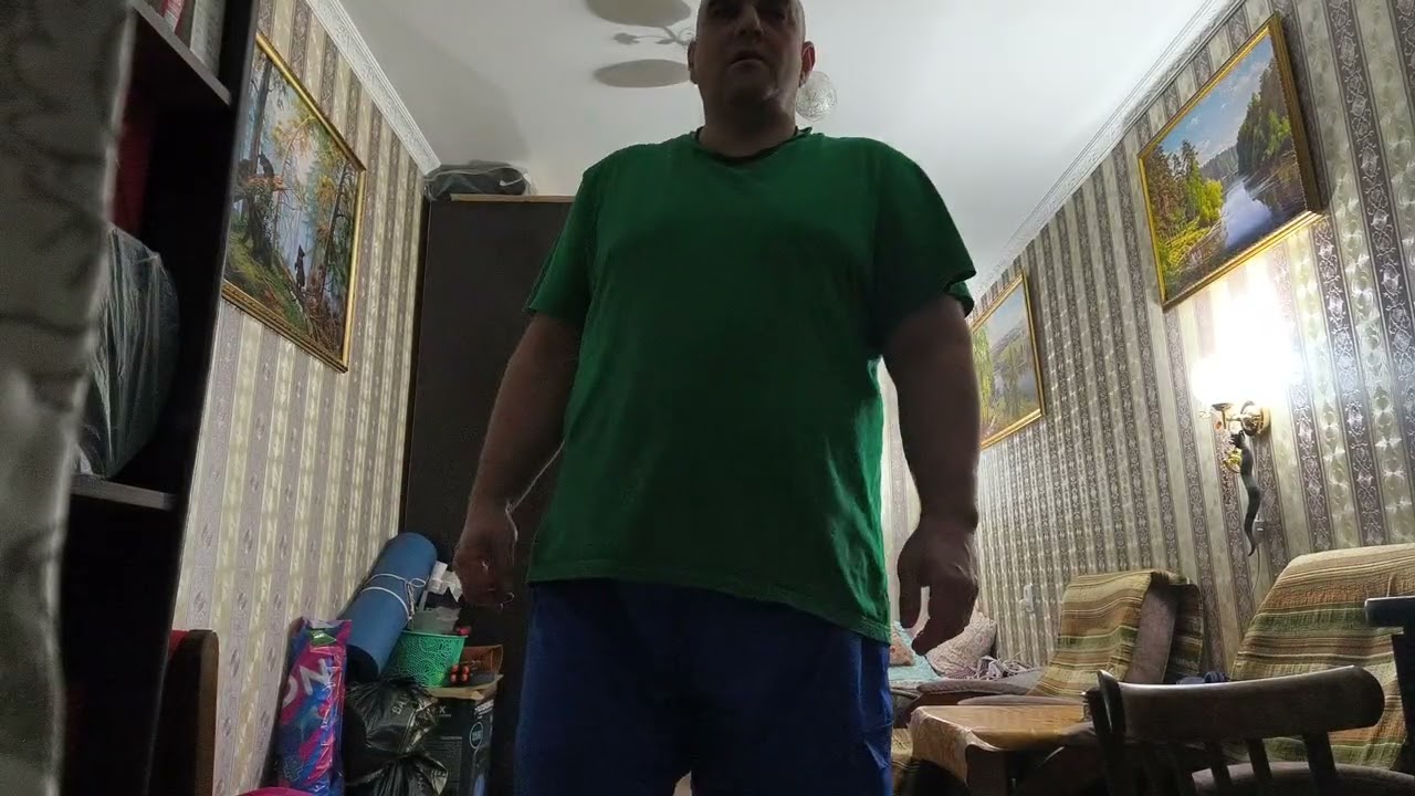 Жим гири 16 кг на попа без магнезии!правой  31 жим и левой 34 жима!