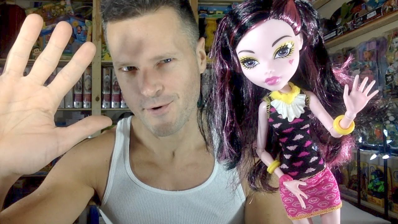 Monster High Creepateria Draculaura Doll