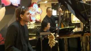 Download Lagu 新年歌 CNY Music 贺新年 He Xin Nian by Nicholas Lim Trio @ Paragon Music En Vogue 11 Jan 12 MP3