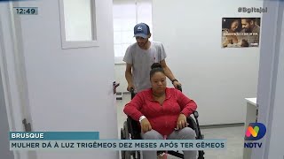 Mulher dá à luz trigêmeos dez meses após ter gêmeos