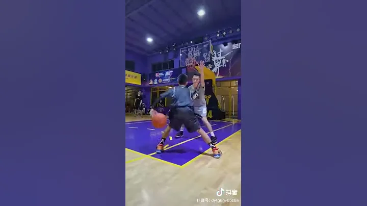 One-armed Chinese boy shoots to online fame with dazzling basketball skills - DayDayNews