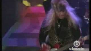 Poison - Life Goes On - live 1991