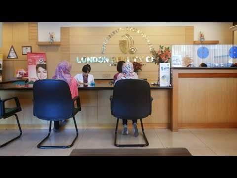 Hallo semuanyaaa!! Divideo kali ini aku akan share ke kalian tentang skincare yang aku pake udah lum. 