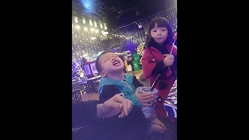 Cún con nũng nịu nịnh me........