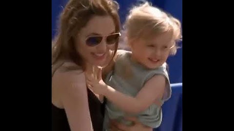 Маленькую Аврору сыиграла 4х летняя дочь Анджелины Джоли😍😍😍Фильм:Малефисента