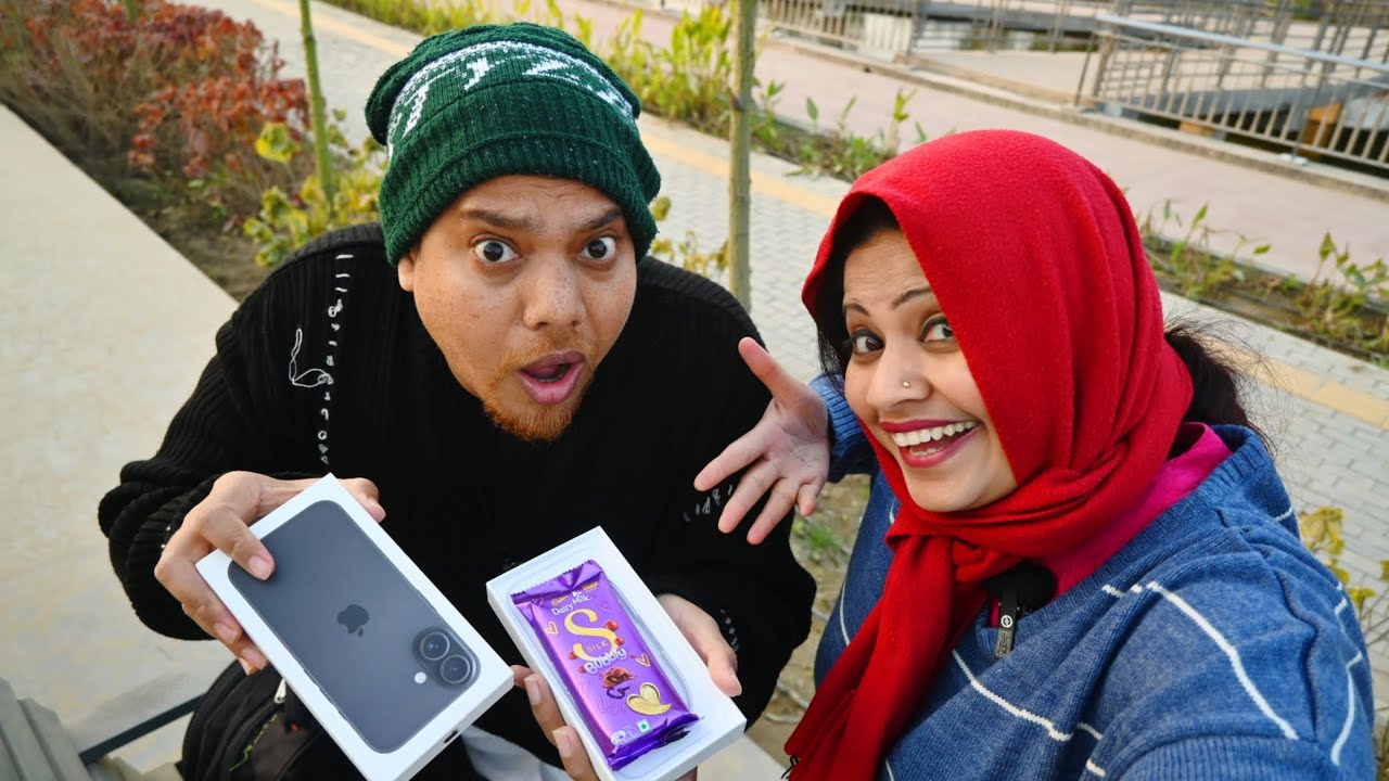 Iphone Prank with Vivek 😱 Valentine's Day Vlog | Couple Vlog | Chocolate Day Vlog