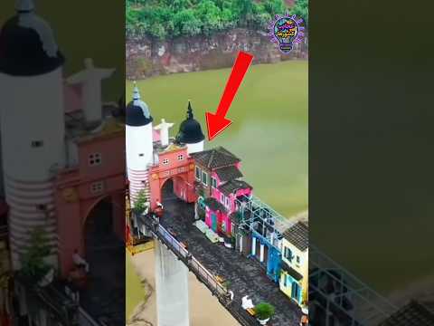 شهری عجیب روی پل معلق